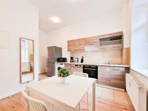 RAJ Living - 1 or 4 Room Apartments - 15 Min to Messe DUS - 10 Min Old Town DUS